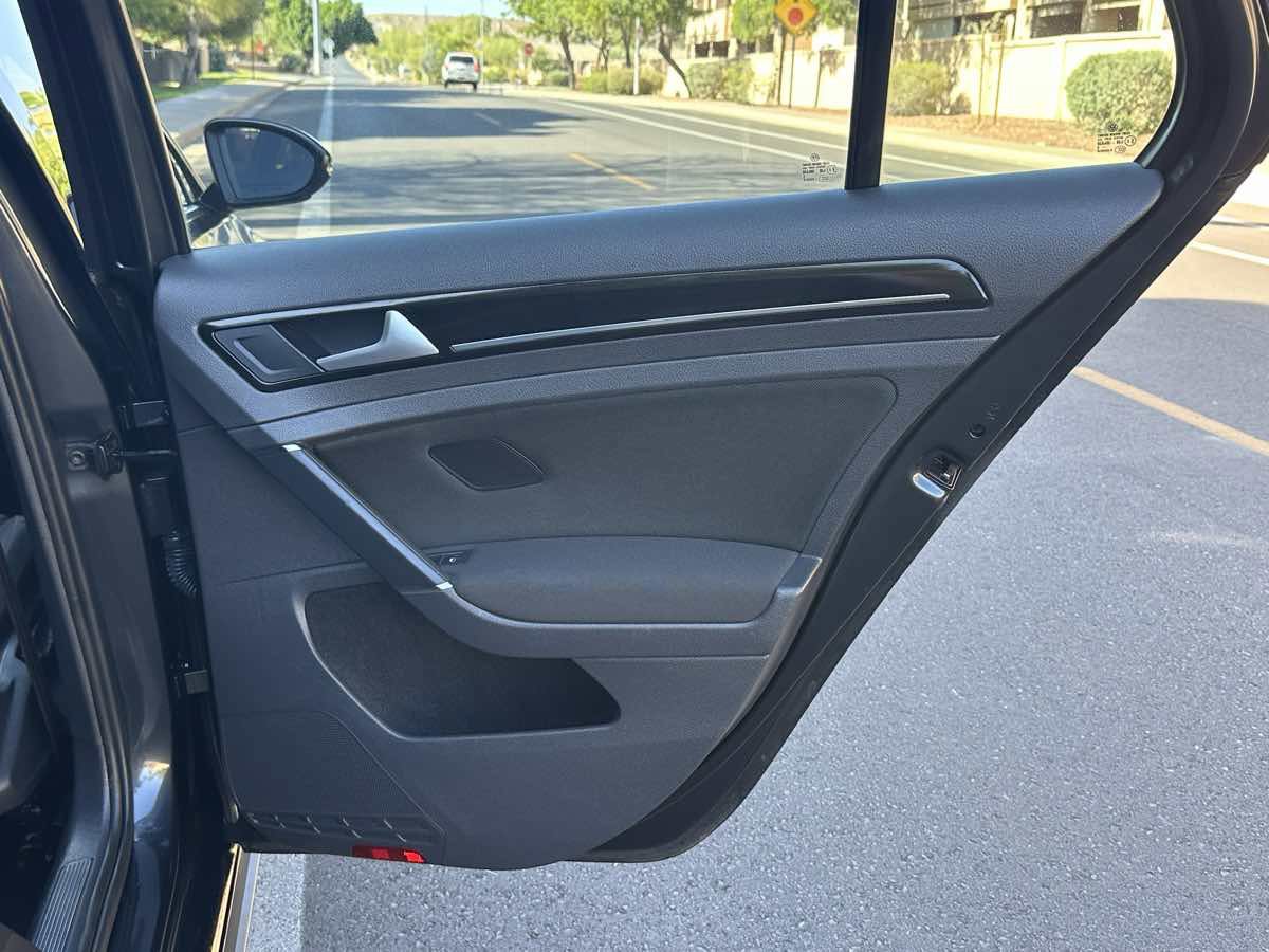 Used 2015 Volkswagen GTI SE FWD image 45
