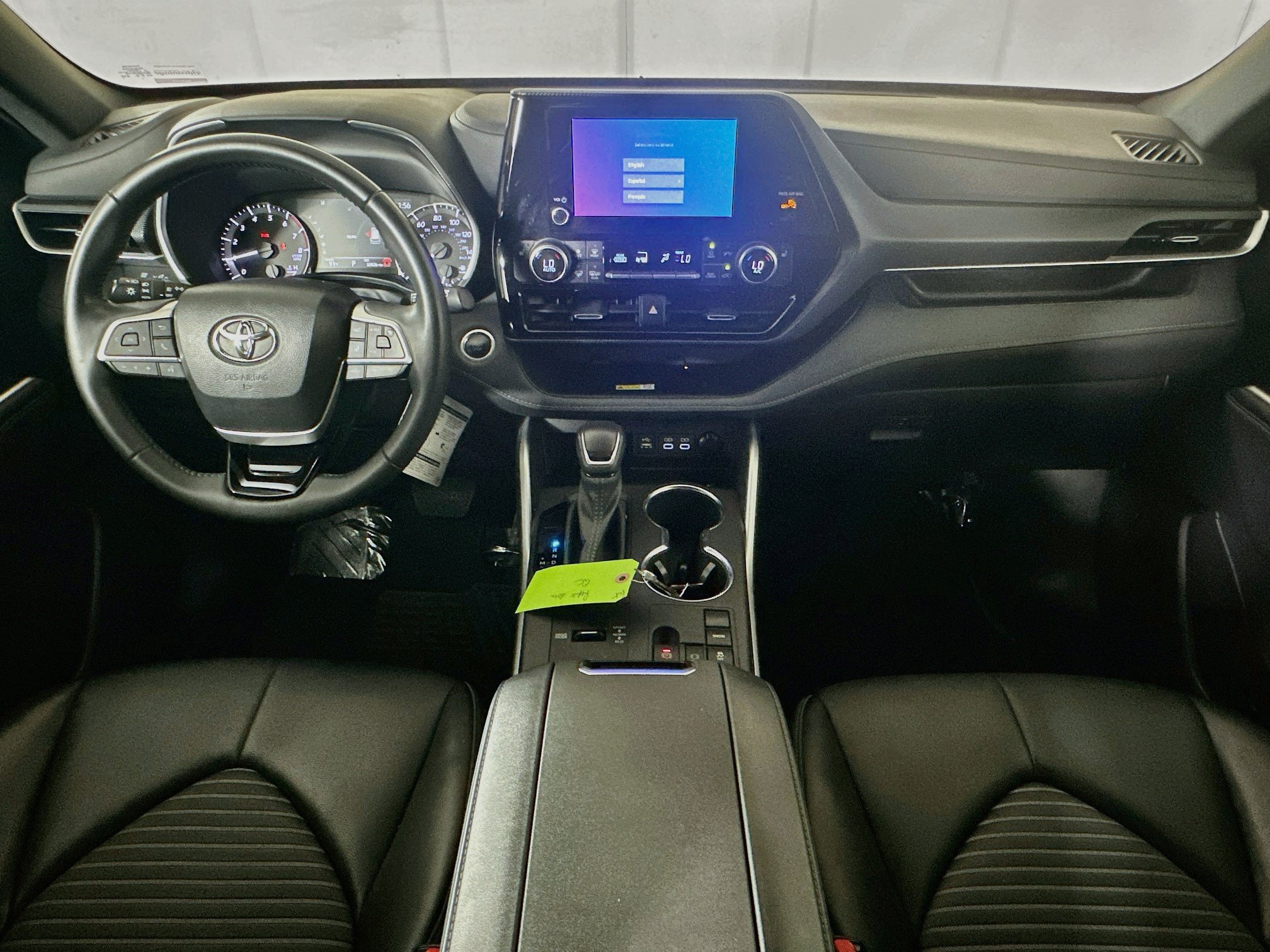 Used 2024 Toyota Highlander XSE FWD image 27