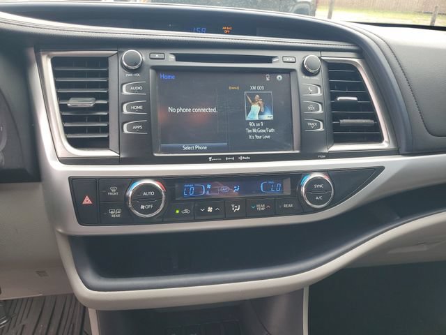Used 2016 Toyota Highlander Plus FWD image 16