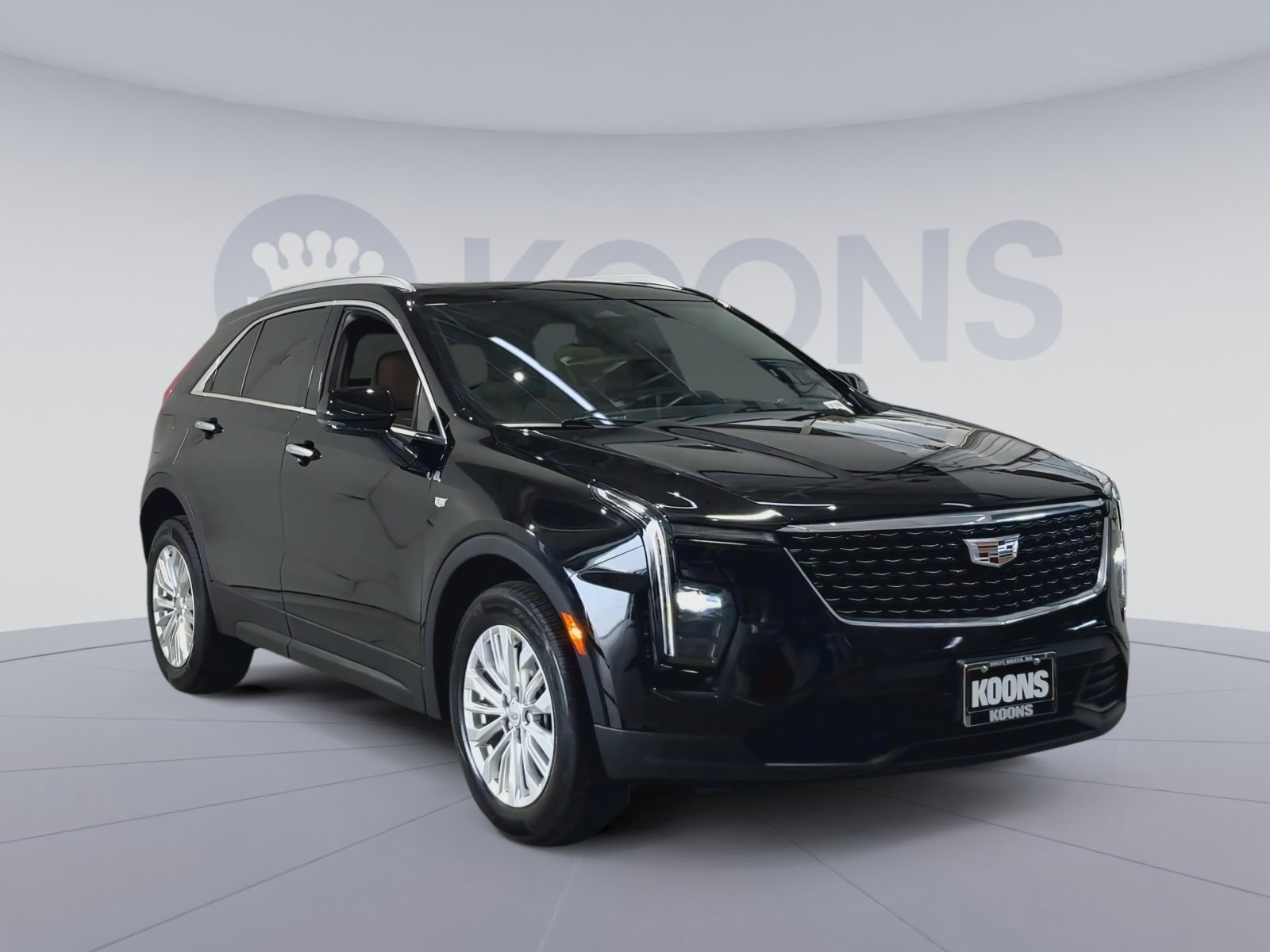 Used 2024 Cadillac XT4 Luxury w/ Cold Weather Package AWD/4WD image 4