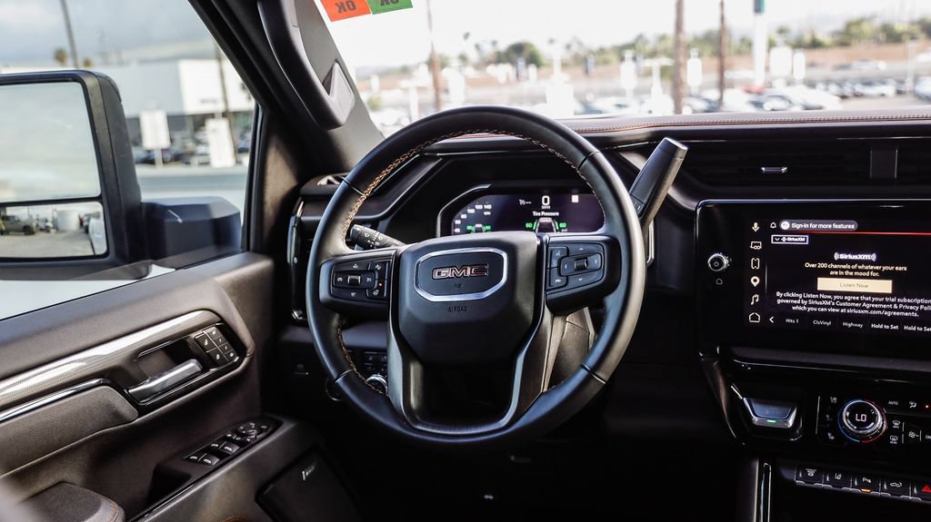 Used 2025 GMC Sierra 2500 AT4 AWD/4WD image 18