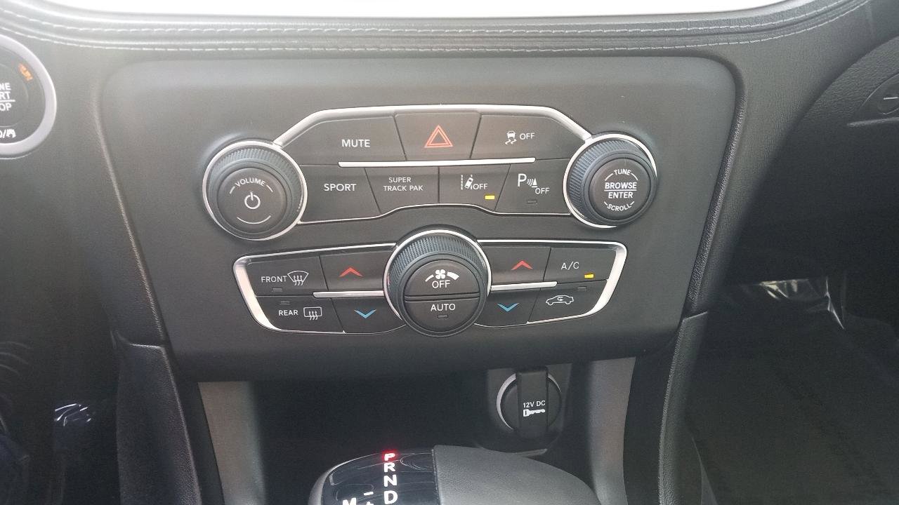 Used 2019 Dodge Charger SXT w/ Plus Group image 18