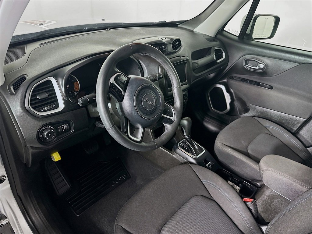 Used 2021 Jeep Renegade Latitude image 29