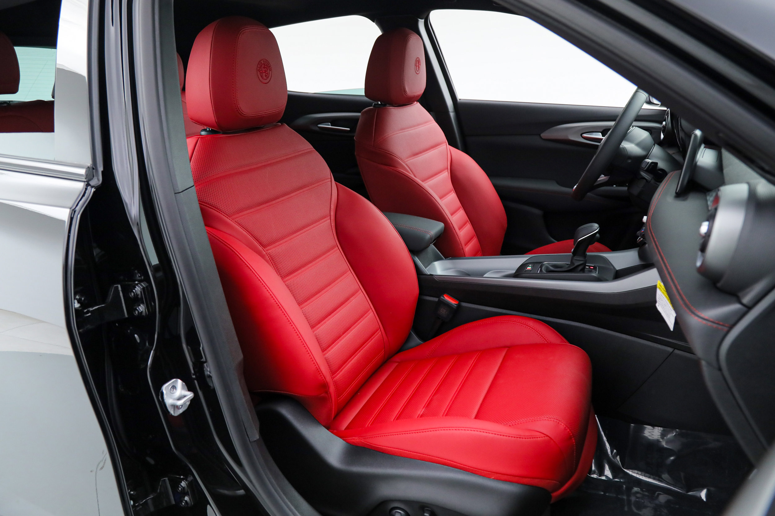 New 2026 Alfa Romeo Tonale Sprint w/ Red Premium Package image 14