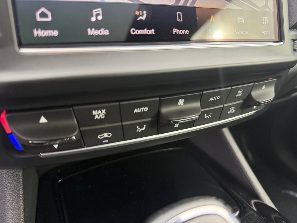 Used 2021 Maserati Levante image 21