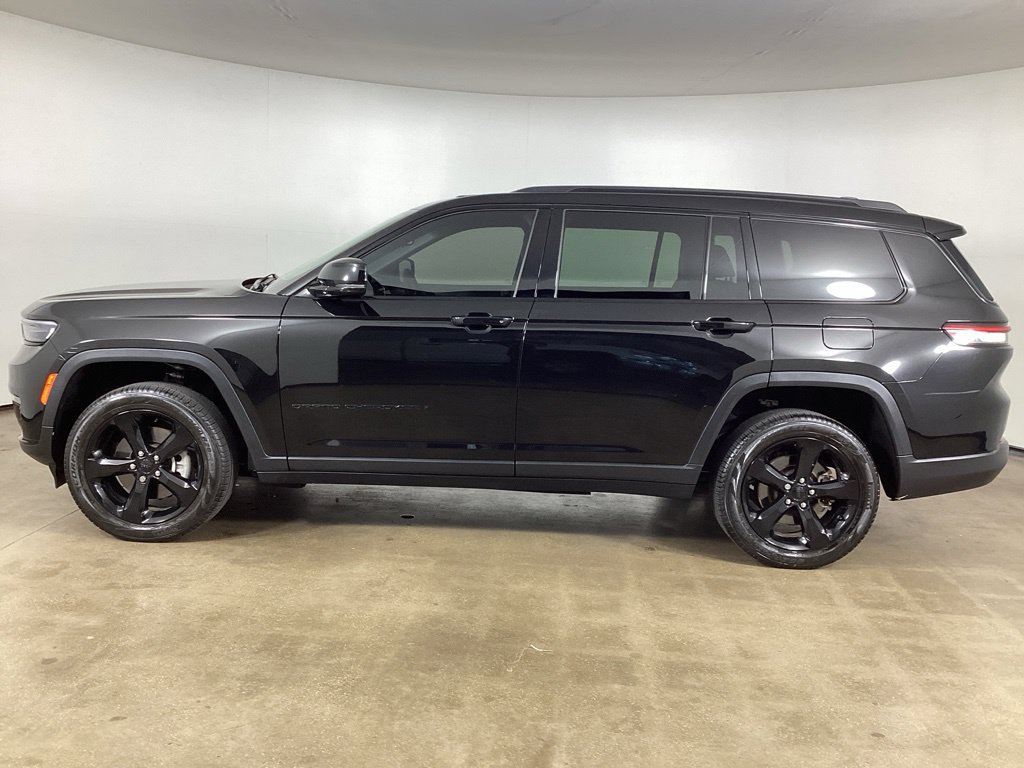 Used 2024 Jeep Grand Cherokee L Limited w/ Black Appearance Package AWD/4WD image 10