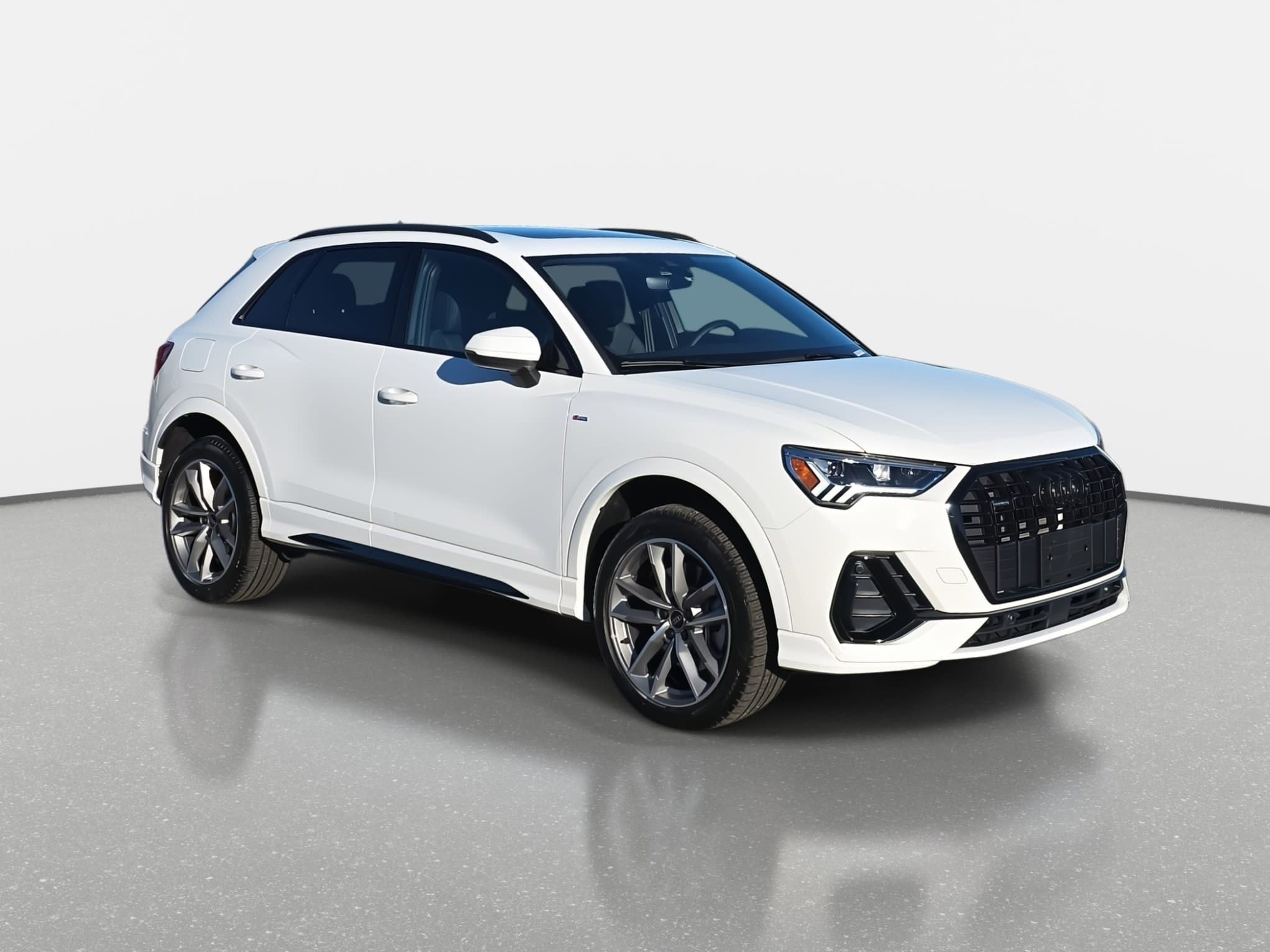 Certified 2023 Audi Q3 2.0T Premium w/ Black Optic Sport Package image 3