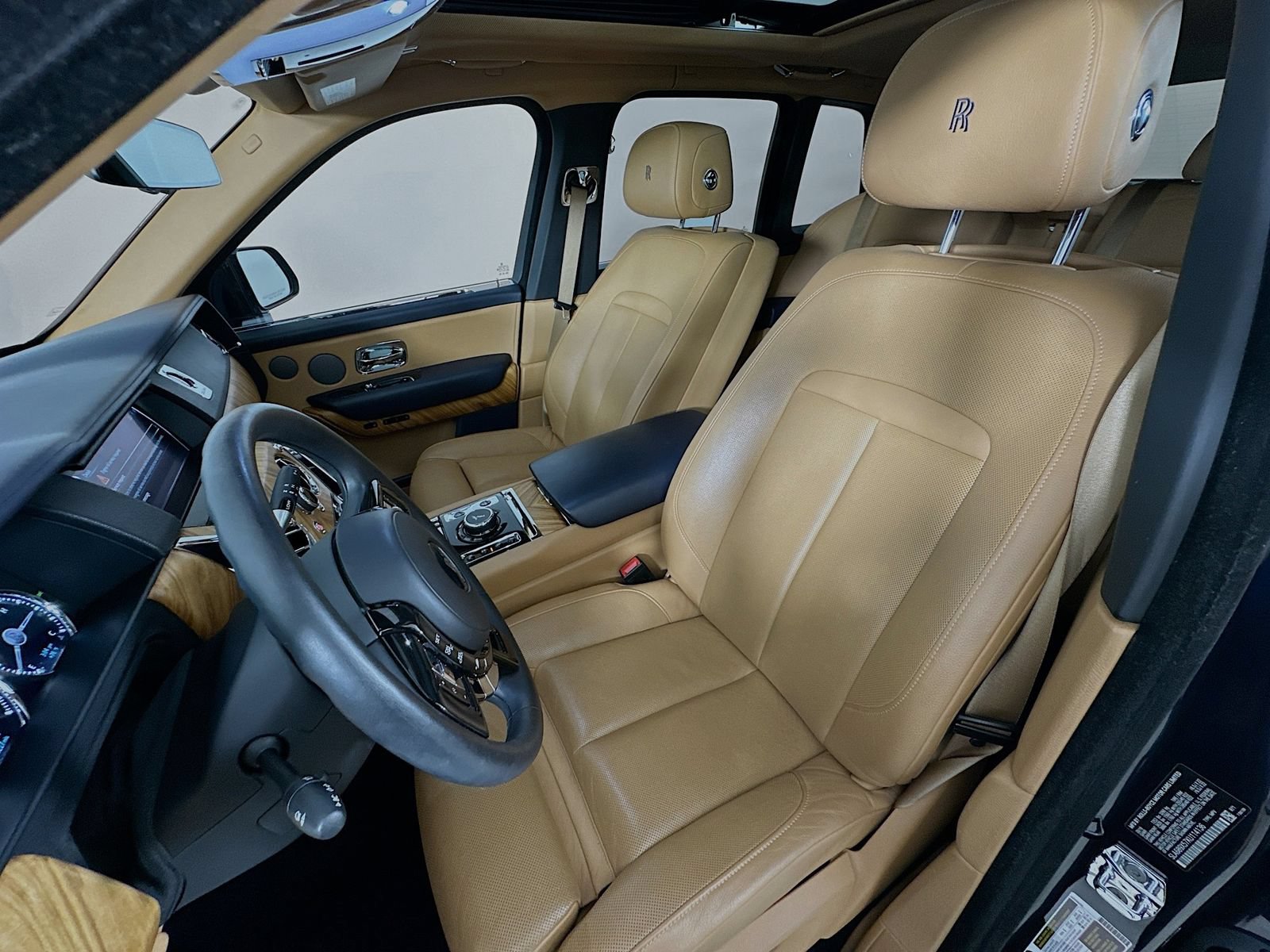 Used 2019 Rolls-Royce Cullinan AWD/4WD image 36