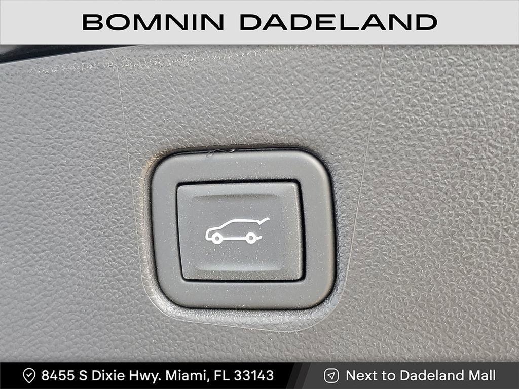 Used 2022 Chevrolet Blazer RS w/ Enhanced Convenience Package image 9