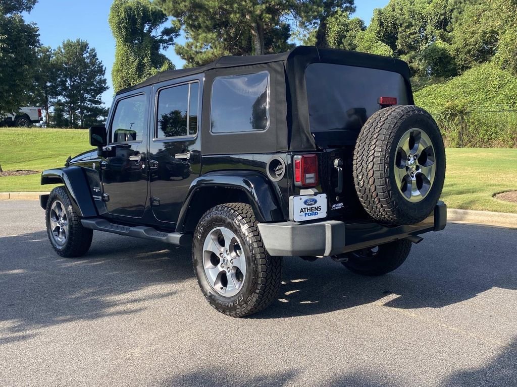Used 2018 Jeep Wrangler Unlimited Sahara w/ Connectivity Group AWD/4WD image 6