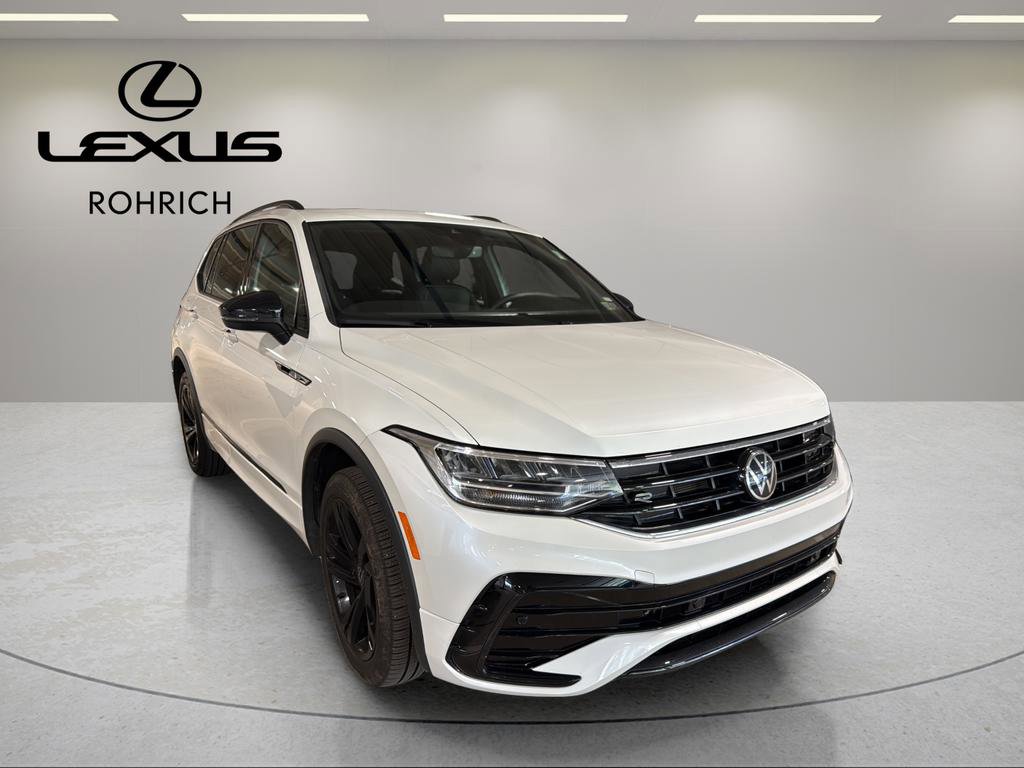 Used 2024 Volkswagen Tiguan SE R-Line image 4