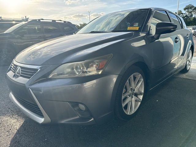Used 2015 Lexus CT 200h w/ Navigation Package FWD image 4
