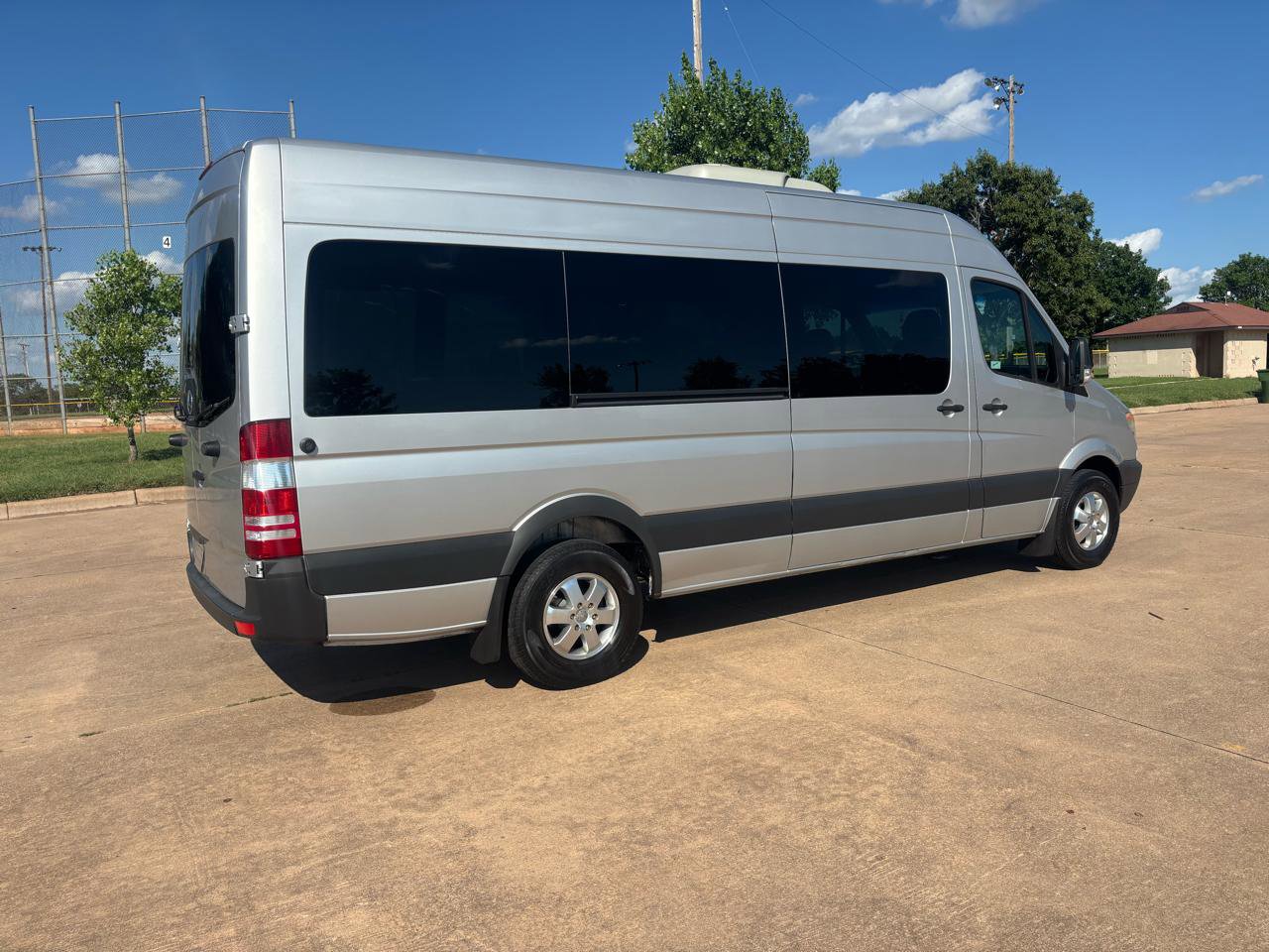 Used 2007 Dodge Sprinter 2500 w/ Cooling Group RWD image 32