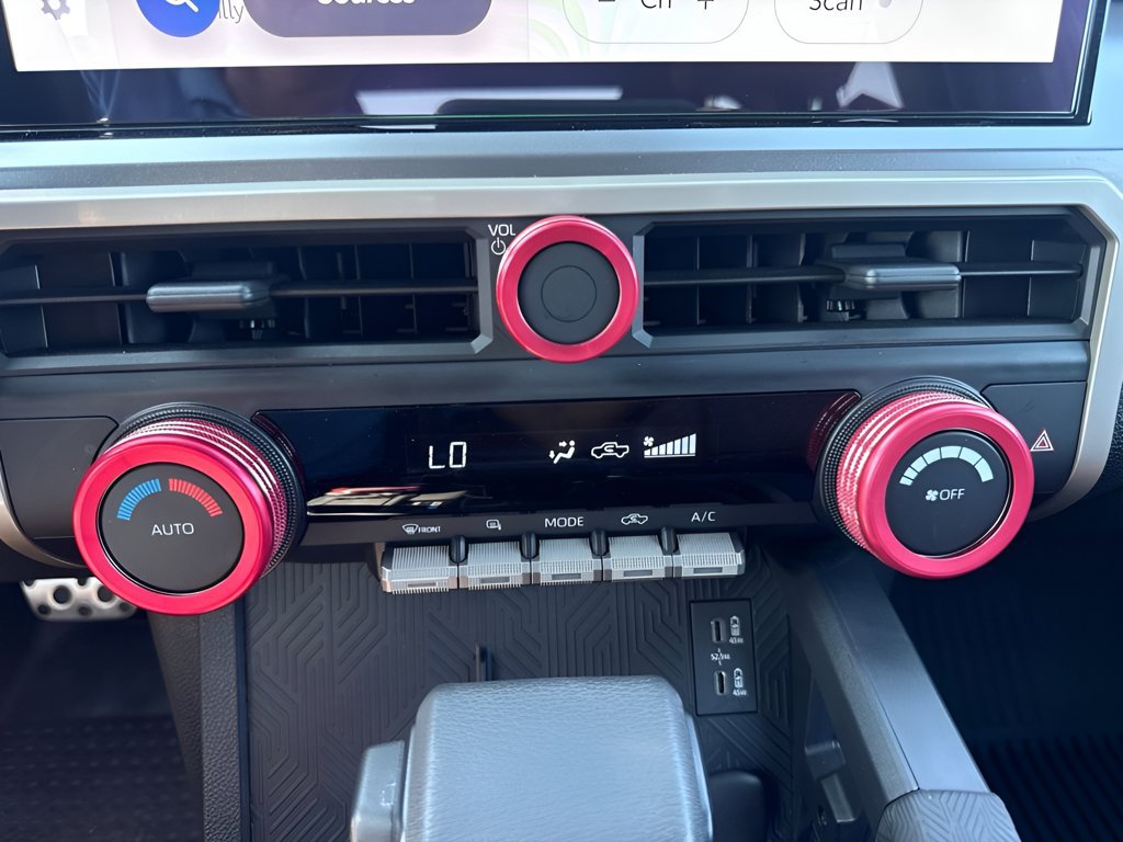 Used 2024 Toyota Tacoma TRD Sport AWD/4WD image 15