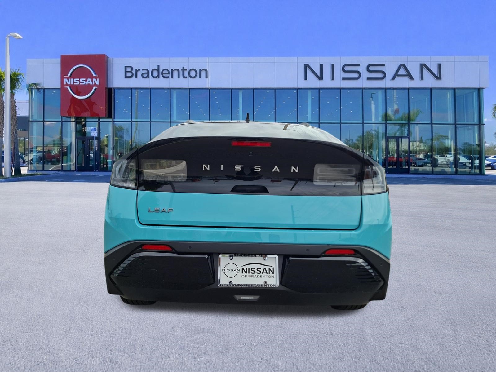 New 2026 Nissan Leaf Platinum+ w/ Cargo Package (Platinum+) FWD image 5