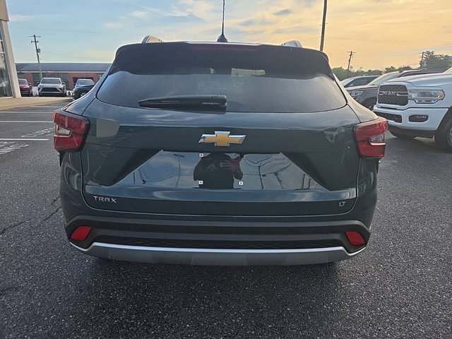 Used 2026 Chevrolet Trax LT FWD image 6