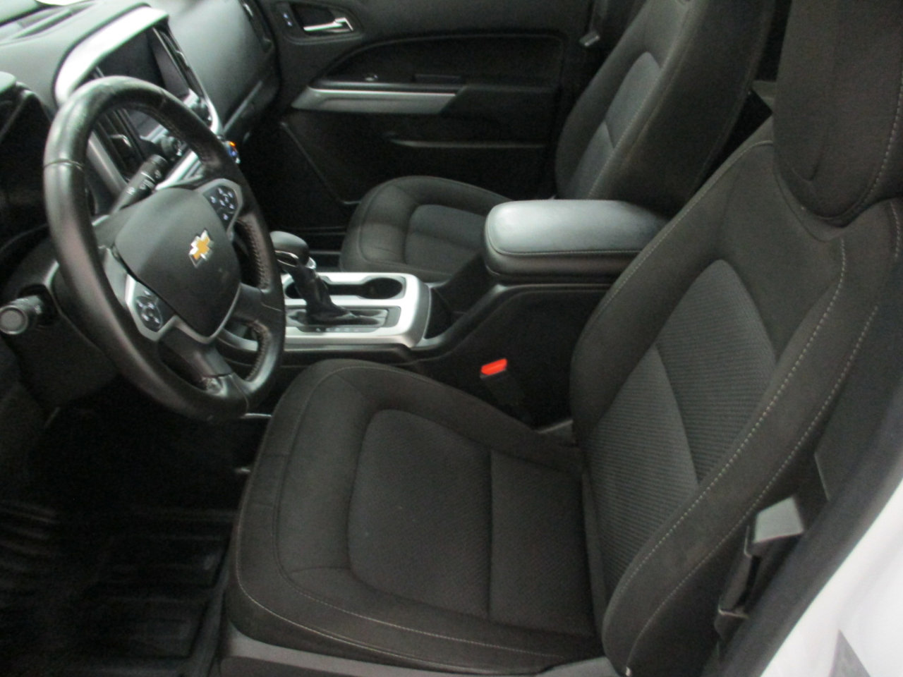 Used 2022 Chevrolet Colorado LT w/ Fleet Safety Package image 11