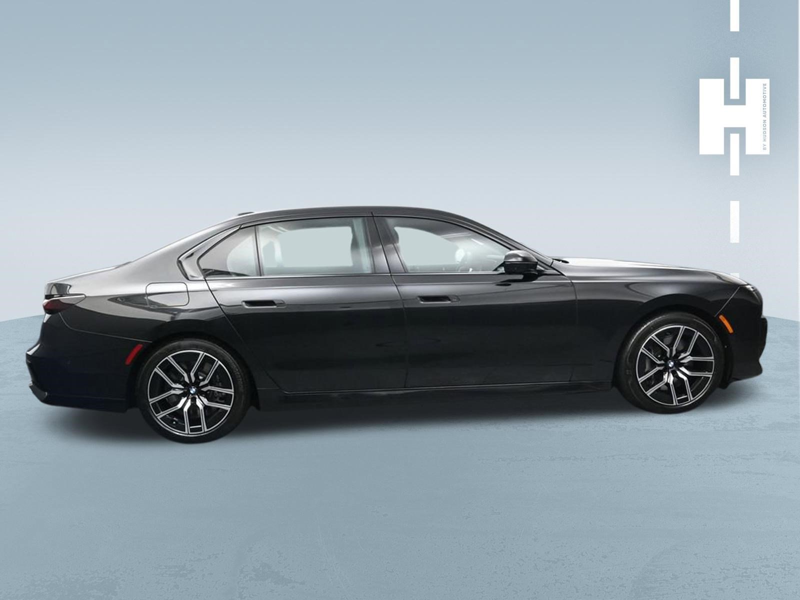 Used 2025 BMW 760i xDrive w/ Luxury Rear Seating Package AWD/4WD image 3