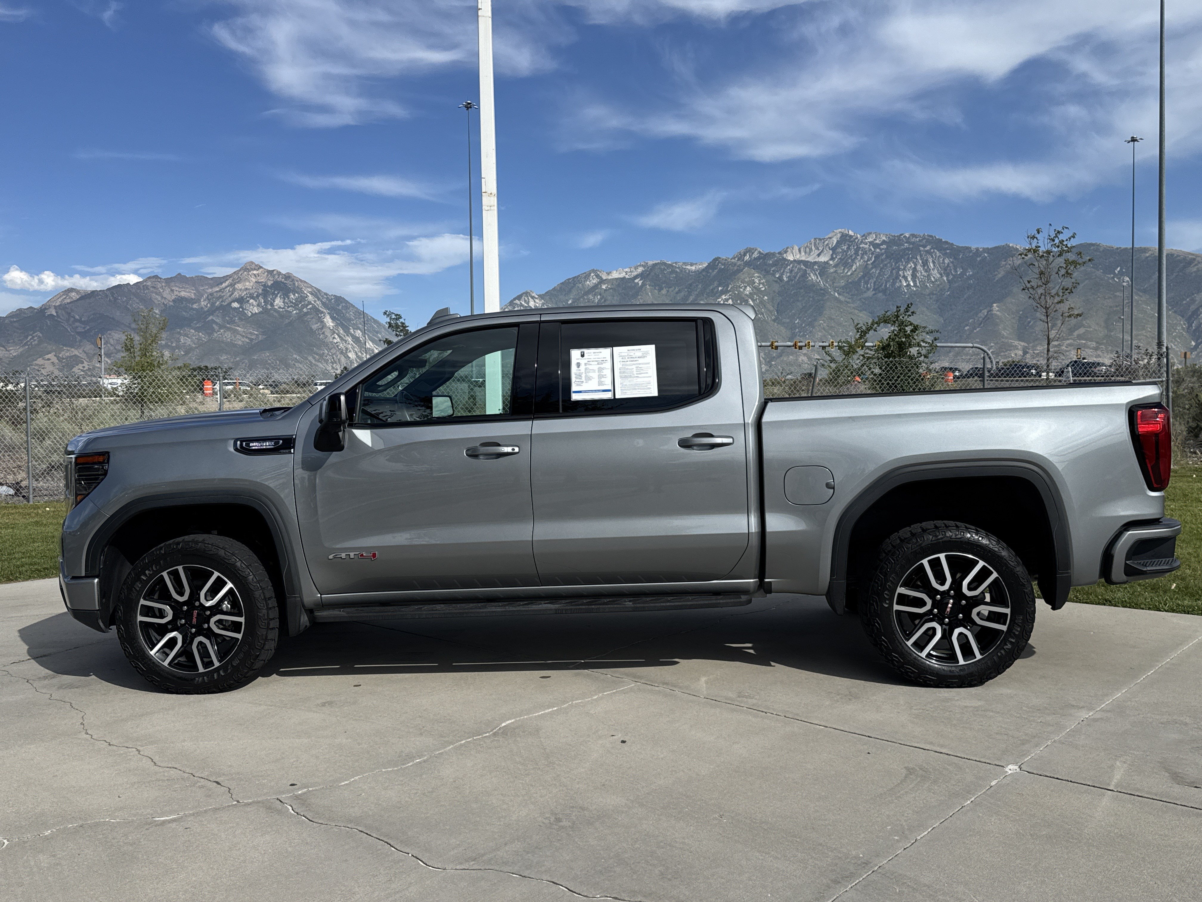 Used 2024 GMC Sierra 1500 AT4 w/ Technology Package AWD/4WD image 7