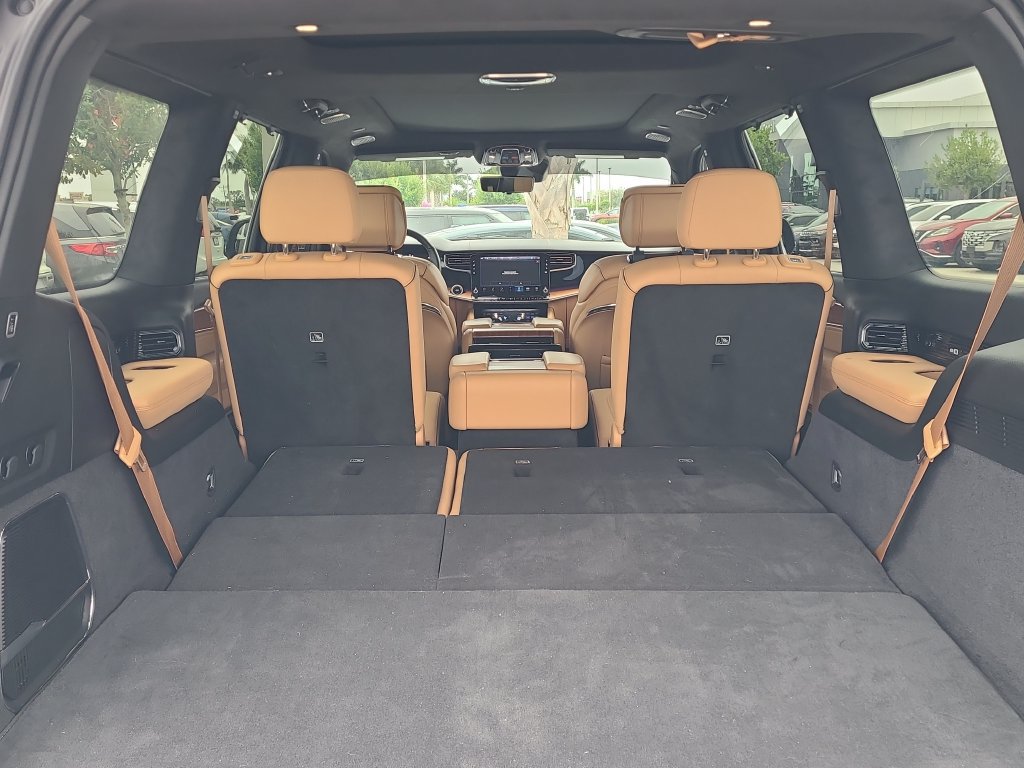 Used 2024 Jeep Grand Wagoneer Series III AWD/4WD image 6
