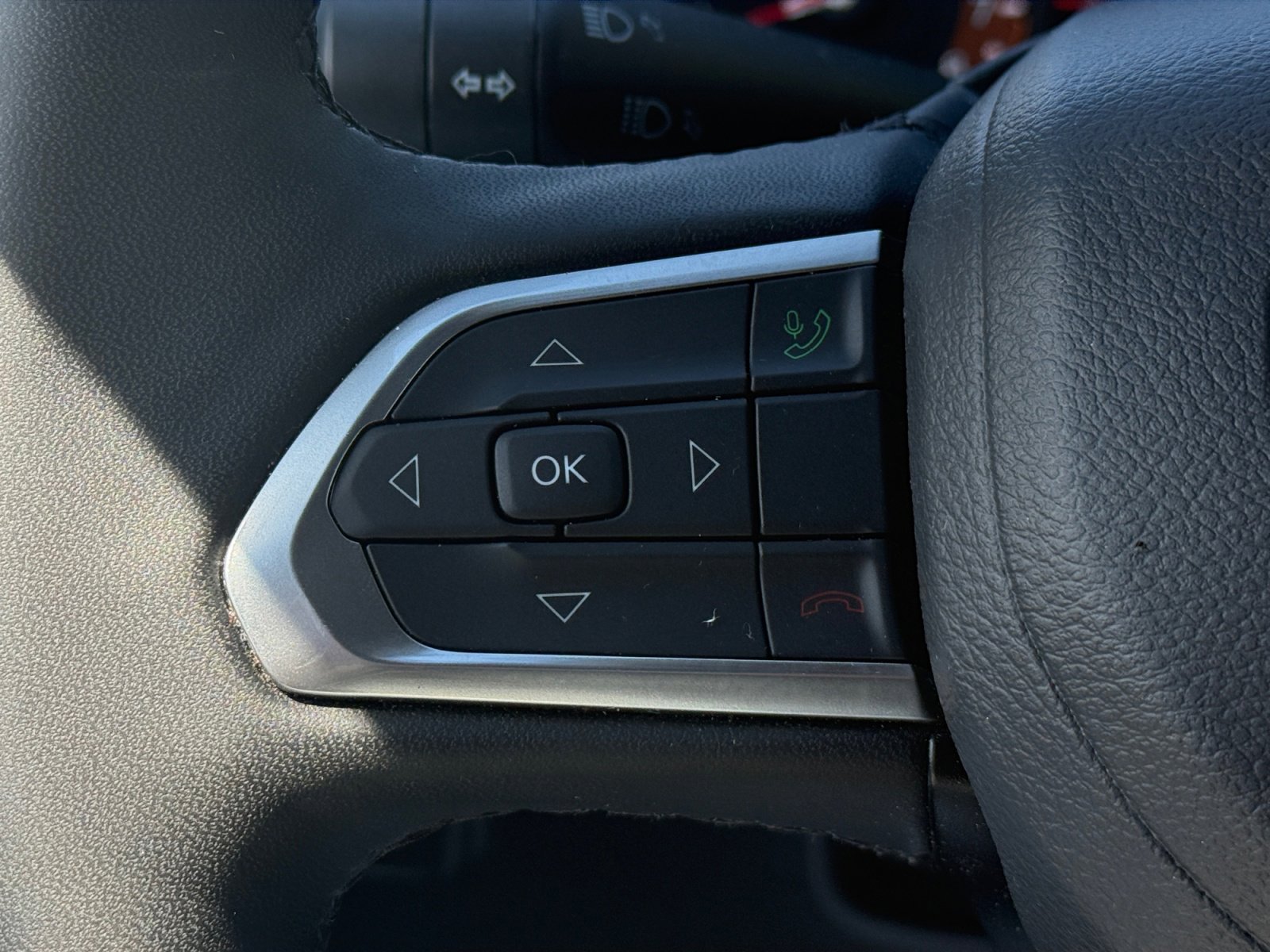 Used 2025 Jeep Compass Limited AWD/4WD image 25