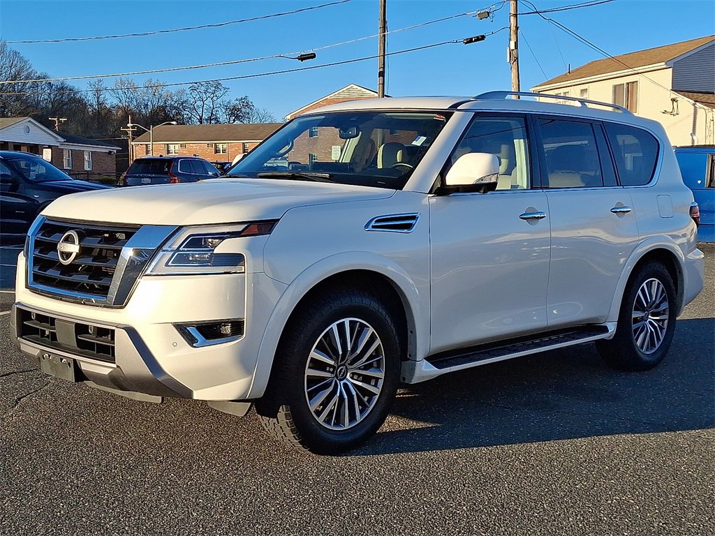Used 2024 Nissan Armada SL w/ Captain's Chairs Package image 3