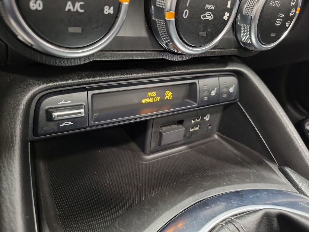 Used 2022 MAZDA MX-5 Miata RF Grand Touring image 16