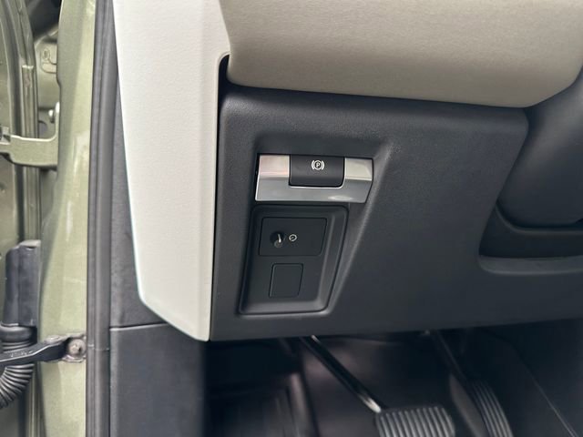 Used 2021 Land Rover Defender 110 S image 11