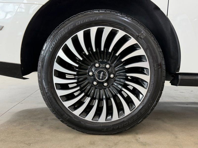 Used 2020 Lincoln Navigator L Black Label AWD/4WD image 9