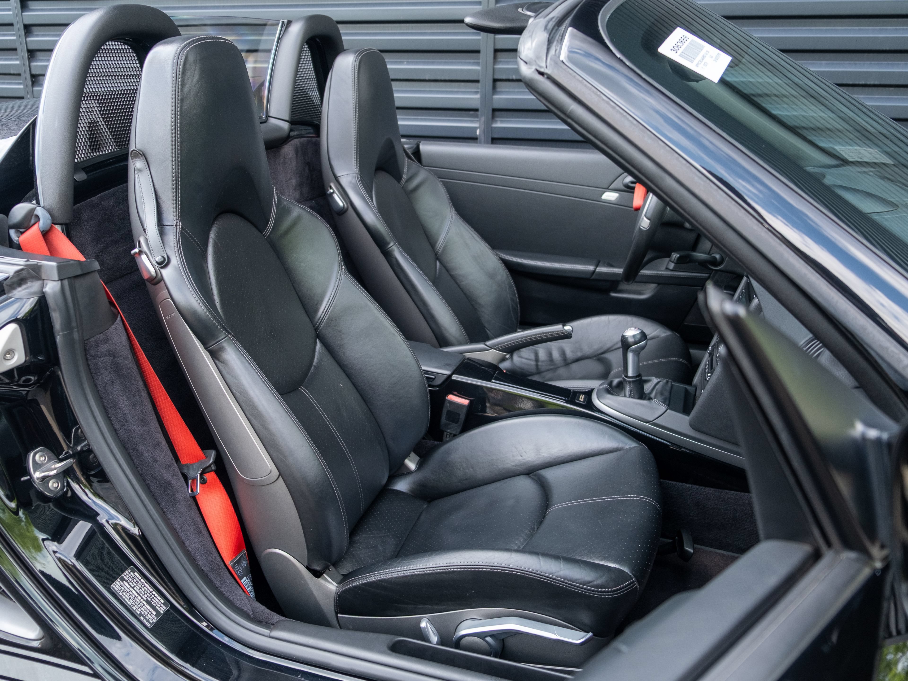 Used 2011 Porsche Boxster Spyder RWD image 37