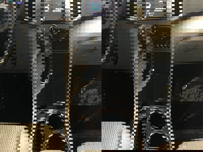 Used 2015 Toyota Venza LE image 21