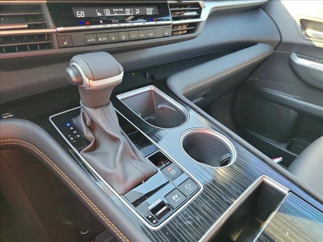 Used 2025 Toyota Sienna XLE Woodland Edition image 22