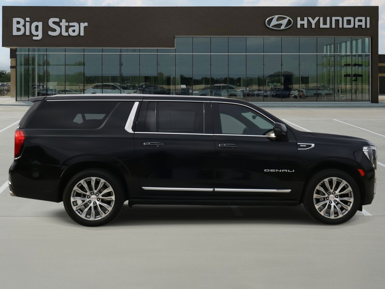 Used 2023 GMC Yukon XL Denali w/ Denali Reserve Package image 5