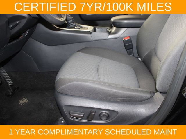 Used 2025 Toyota RAV4 XLE AWD/4WD image 20