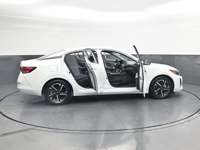 Used 2025 Nissan Sentra SV FWD image 41