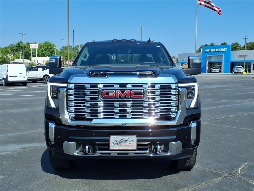 Used 2024 GMC Sierra 2500 Denali w/ Denali Reserve Package AWD/4WD image 2