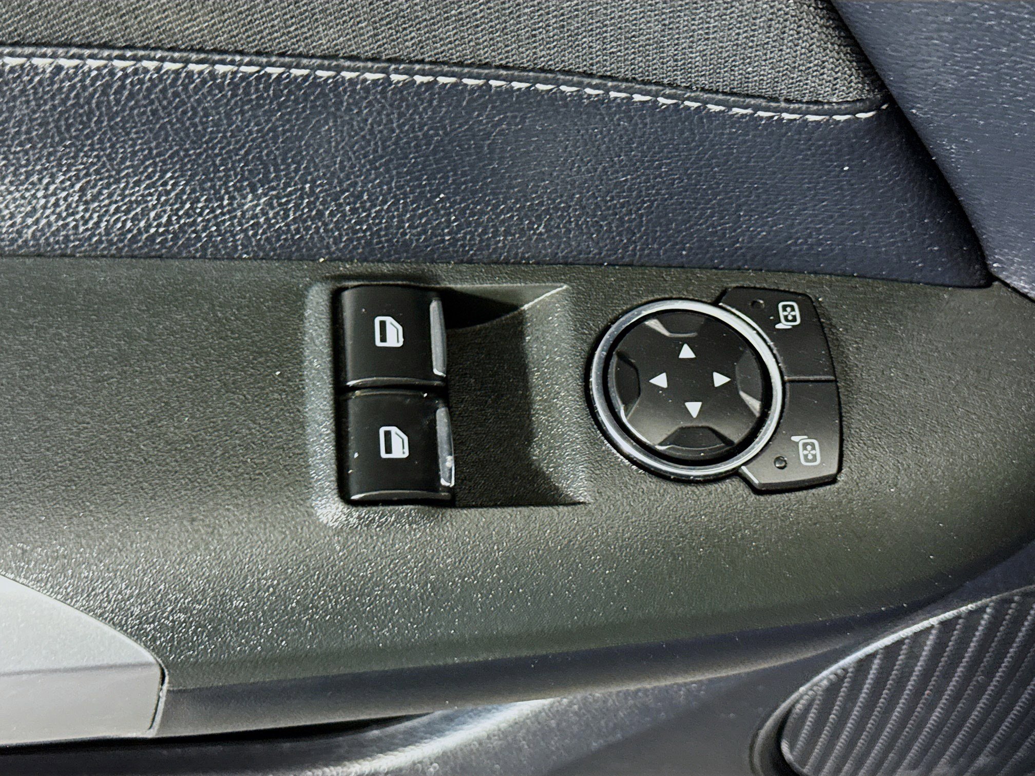 Used 2018 Ford Mustang EcoBoost w/ Ecoboost Performance Package image 24