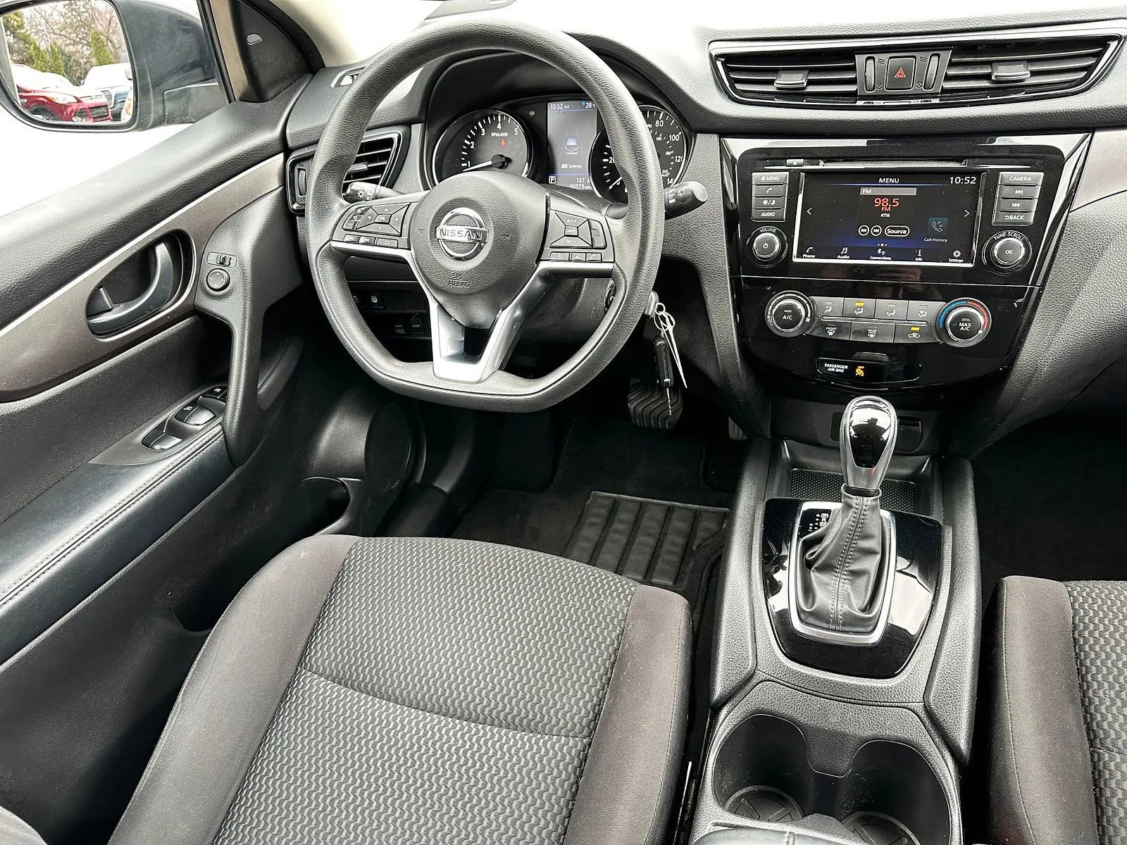 Used 2020 Nissan Rogue Sport S image 12