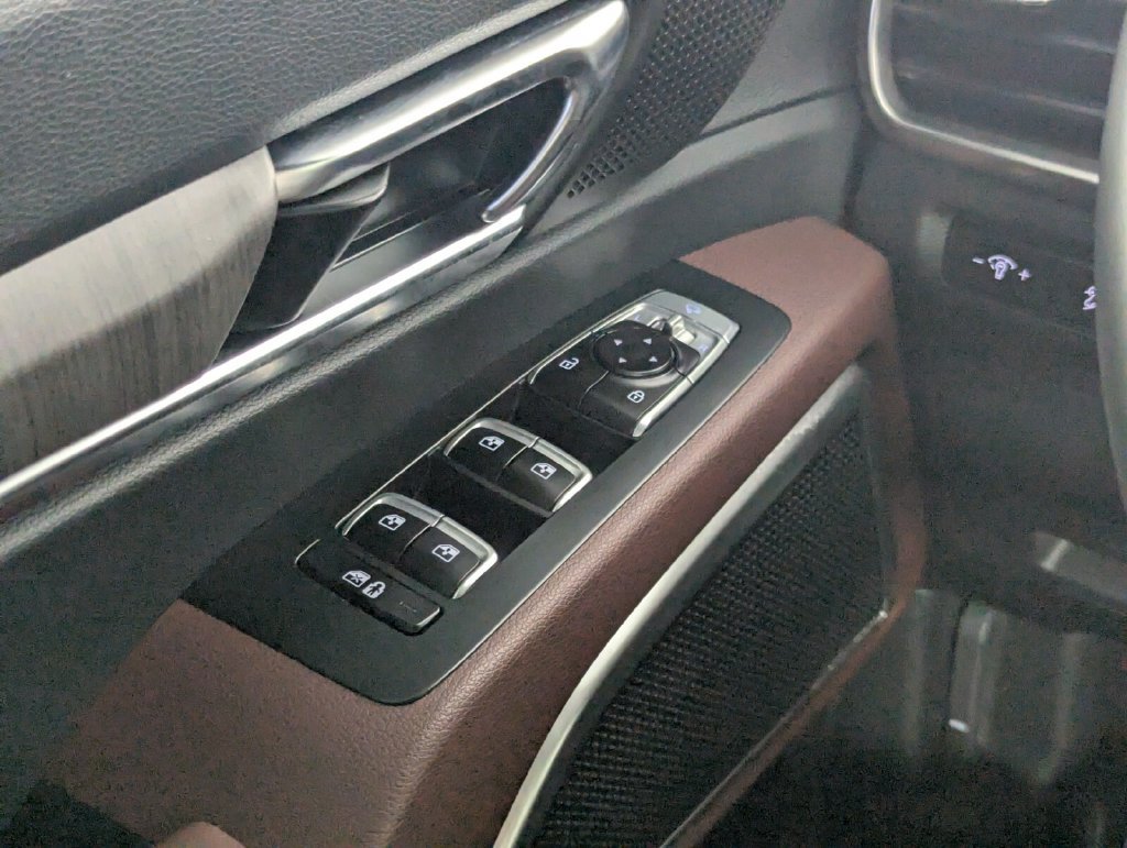 Used 2024 Kia Telluride EX w/ EX Captain's Chair Package FWD image 15