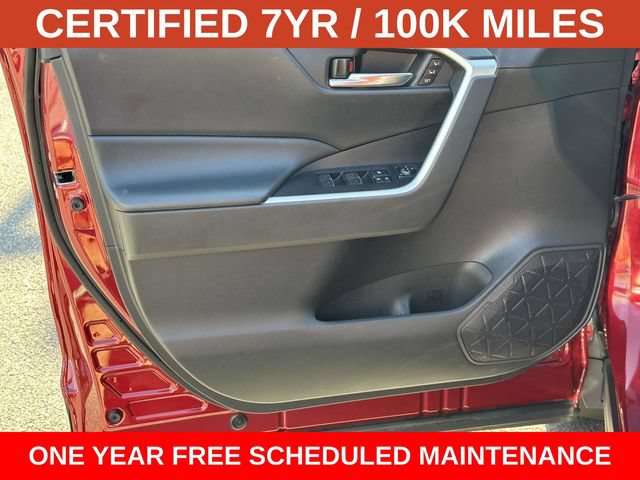 Used 2022 Toyota RAV4 XLE Premium AWD/4WD image 13