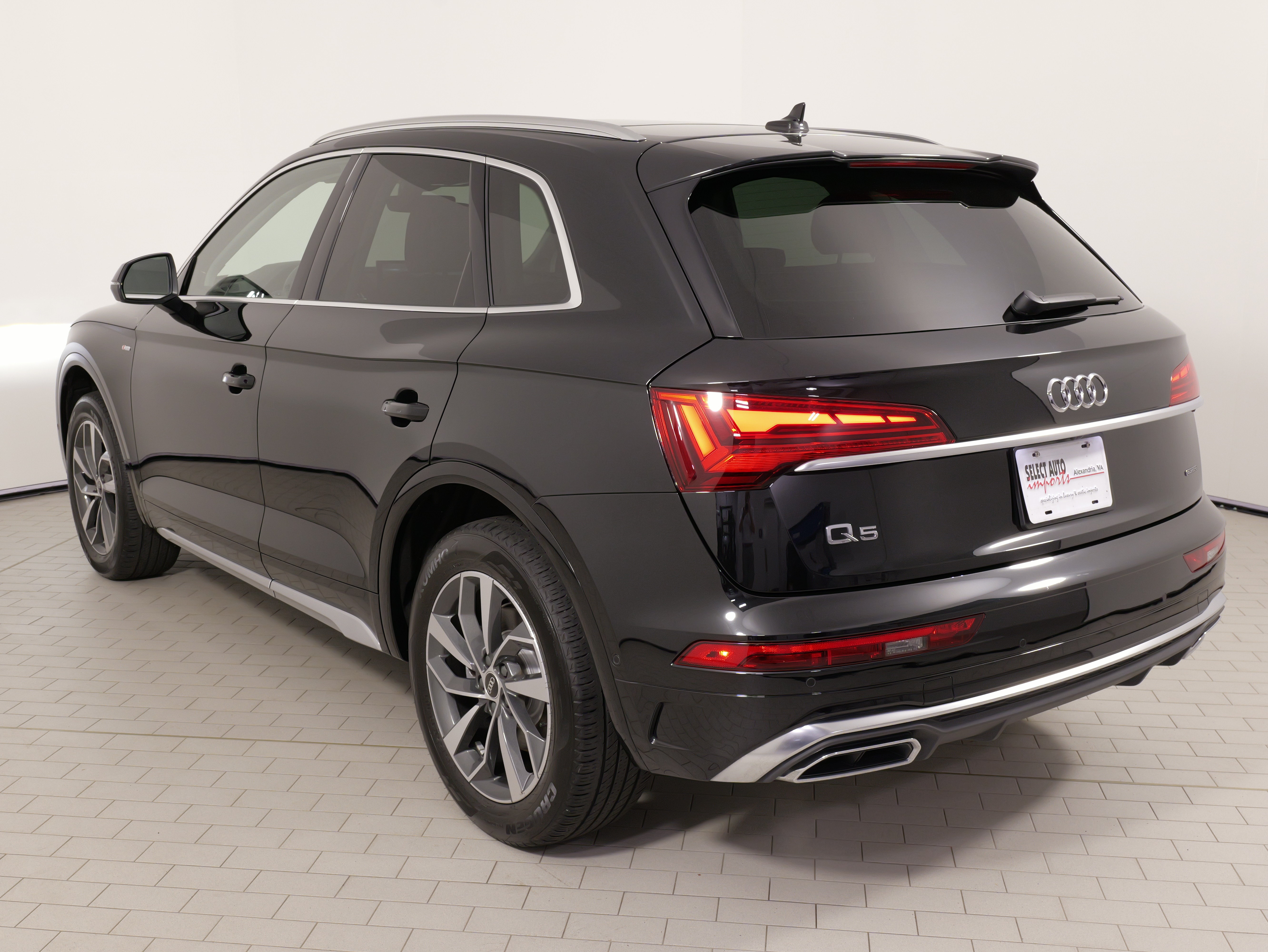 Used 2023 Audi Q5 2.0T Prestige AWD/4WD image 16