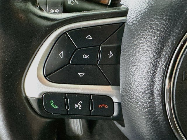 Used 2018 Jeep Compass Latitude FWD image 9