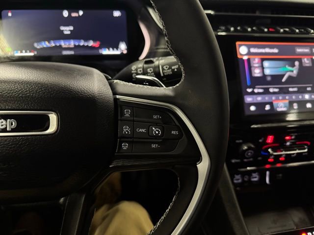 Used 2023 Jeep Grand Cherokee Altitude image 26