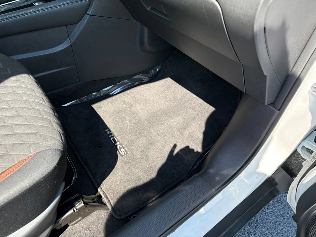 Used 2022 Nissan Kicks SR FWD image 33