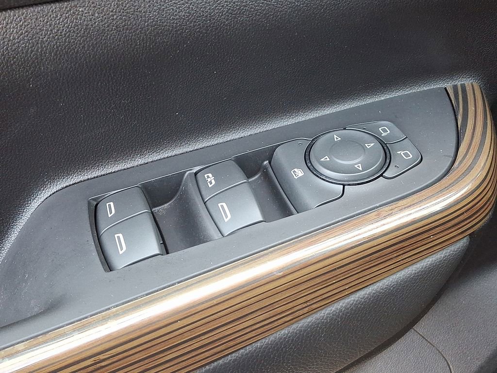 Used 2023 GMC Acadia SLE image 26