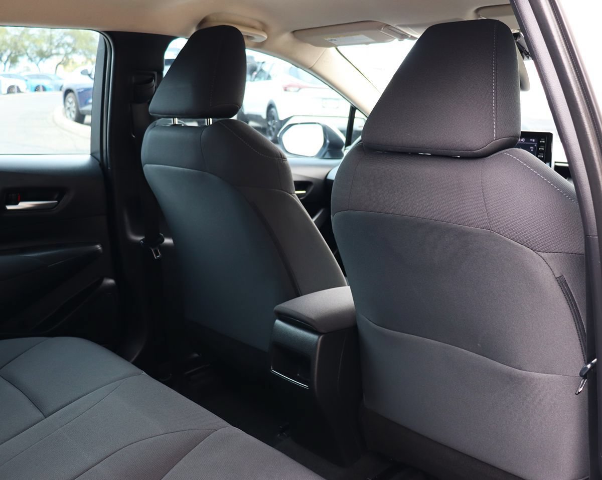Used 2021 Toyota Corolla LE FWD image 28