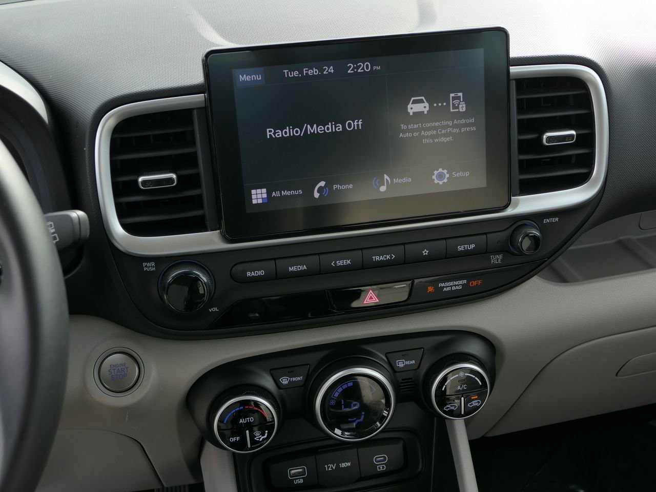 Used 2025 Hyundai Venue SEL image 23