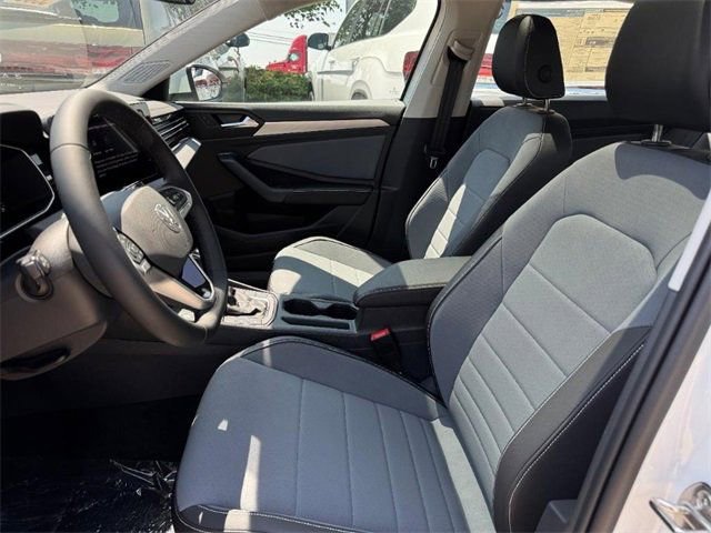 New 2025 Volkswagen Jetta SE image 7