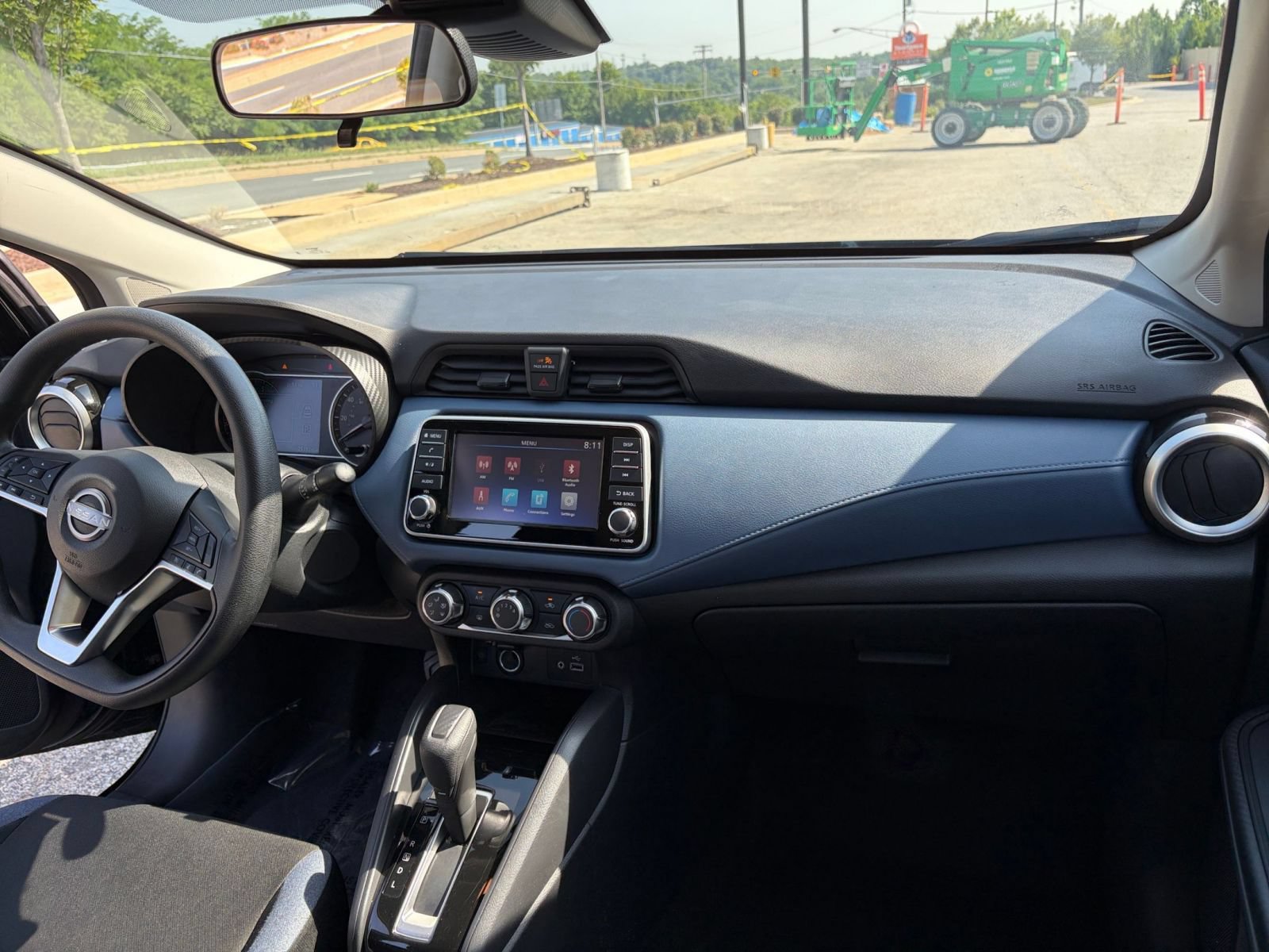 Used 2025 Nissan Versa SV FWD image 33
