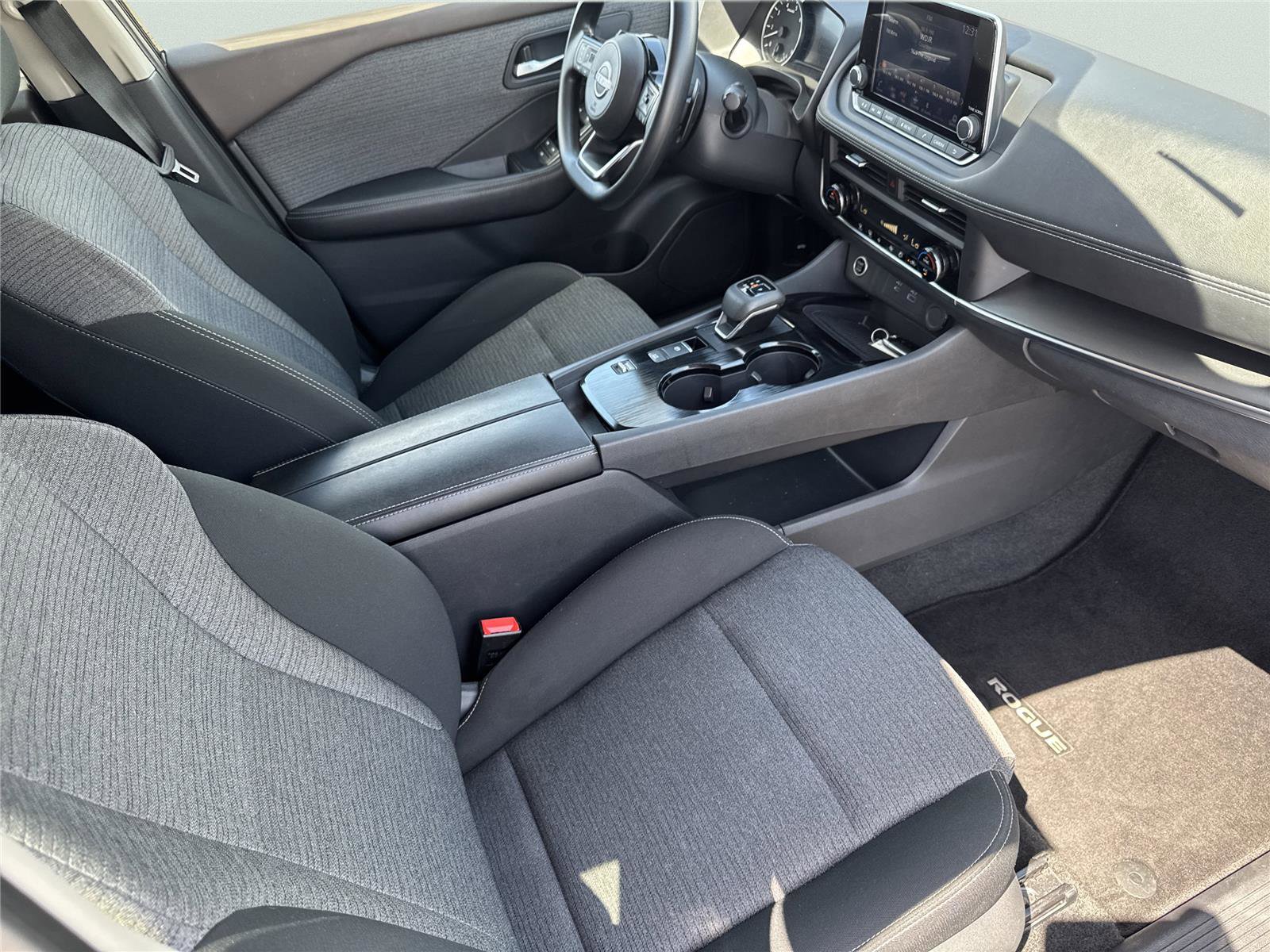 Used 2023 Nissan Rogue SV FWD image 33